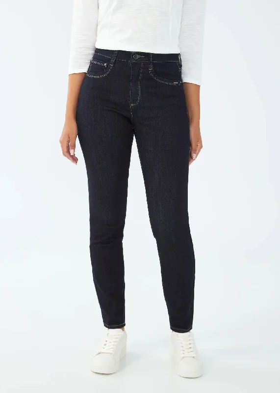 Suzanne Slim Leg Jean Elegant Bootcut Fit Jeans